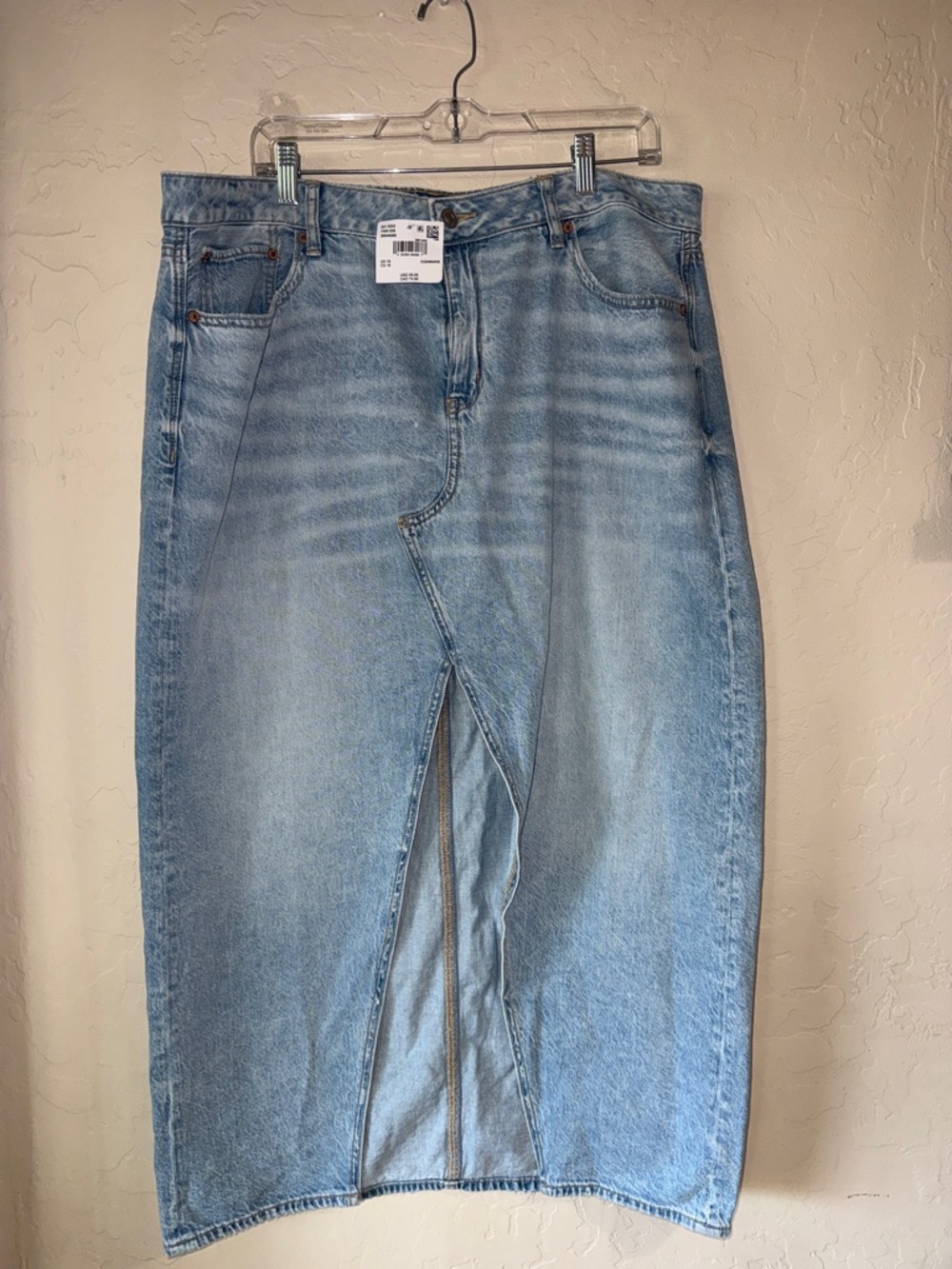 American eagle low rise maxi denim skirt NWT. Size 16